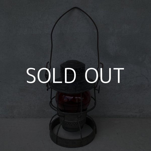 画像2: VINTAGE ANTIQUE ADLAKE KERO RAILROAD LANTERN ヴィンテージ アンティーク アドレイク レイルロード ランタン オイルランプ アメリカ / キャンプ アウトドア 赤 (2)