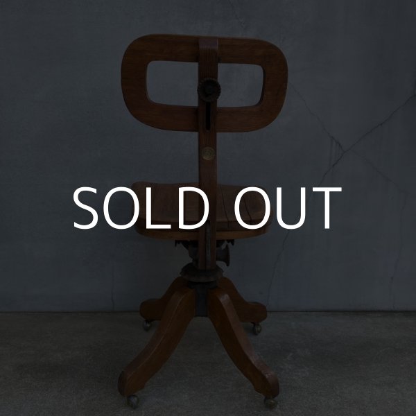 画像2: VINTAGE ANTIQUE FULTON OFFICE FURNITURE CO. ヴィンテージ アンティーク 椅子 アメリカ / インダストリアル ウッド 回転椅子 家具 木製 店舗 什器 (2)