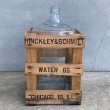 画像2: VINTAGE HINCKLEY&SCHMITT WATER BOTTLE ヴィンテージ ウォーターボトル アメリカ / 木箱 ガラスボトル 瓶 店舗 什器 USA (2)