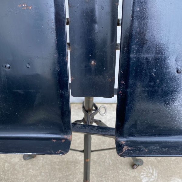 画像4: VINTAGE ANTIQUE DICTIONARY STAND BIBLE STAND JAPANNED FINISH ヴィンテージ アンティーク ディクショナリースタンド バイブルスタンド ジャパンフィニッシュ ジャパンド / 聖書台 ジャパンカラー メニューボード カフェ ショップ 店舗什器 アメリカ (4)