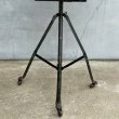 画像8: VINTAGE ANTIQUE DICTIONARY STAND BIBLE STAND JAPANNED FINISH ヴィンテージ アンティーク ディクショナリースタンド バイブルスタンド ジャパンフィニッシュ アメリカ / 聖書台 ジャパンカラー メニューボード カフェ ショップ 店舗什器 USA (8)