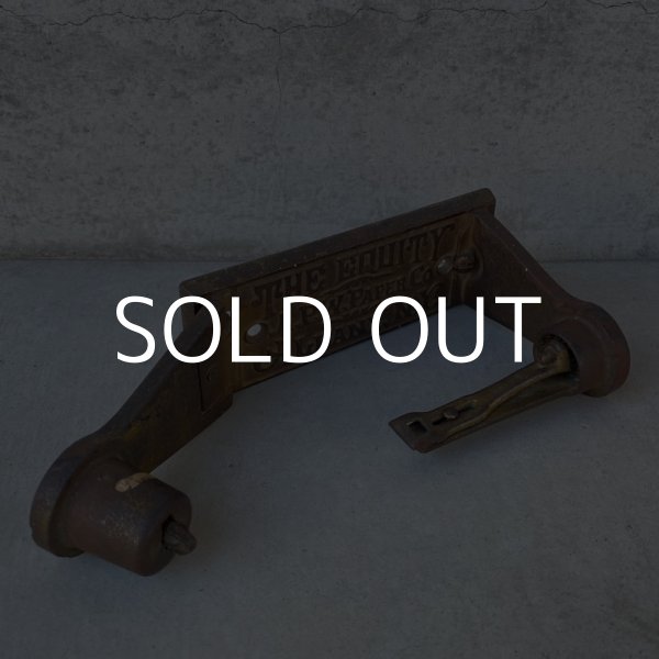 画像7: VINTAGE ANTIQUE THE EQUITY A.P.W.PAPER CO. TOILET PAPER HOLDER ヴィンテージ アンティーク トイレットペーパーホルダー アメリカ / キャストアイアン トイレ用品 店舗什器 (7)
