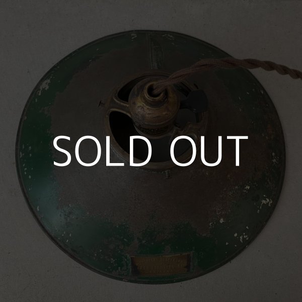 画像4: VINTAGE ANTIQUE MIRROR SHADE LAMP AMERICAN REFLECTOR AND LIGHTING CO. ヴィンテージ ミラーシェード リフレクター ランプ アメリカ / インダストリアル コレクタブル ペンダントライト シーリングランプ 吊り下げランプ 天井照明 (4)