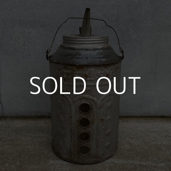 画像2: VINTAGE ANTIQUE EXCELSIOR MOTOR COMPANY OIL BOTTLE ヴィンテージ アンティーク オイルボトル ガラス瓶 アメリカ / インダストリアル モーター系 オイル入れ ディスプレイ ガレージ USA (2)