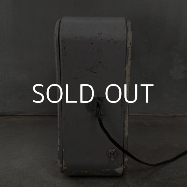 画像4: VINTAGE ANTIQUE EXIT SIGN LAMP ヴィンテージ アンティーク サインランプ アメリカ / インダストリアル ライト 出口 非常口 電飾看板 誘導サイン 店舗什器 USA (4)