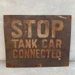 画像2: VINTAGE ANTIQUE TRAIN METAL SIGN STOP TANK CAR CONNECTED ヴィンテージ アンティーク 看板 サインボード アメリカ / インダストリアル レイルロード 鉄道 店舗什器 (2)