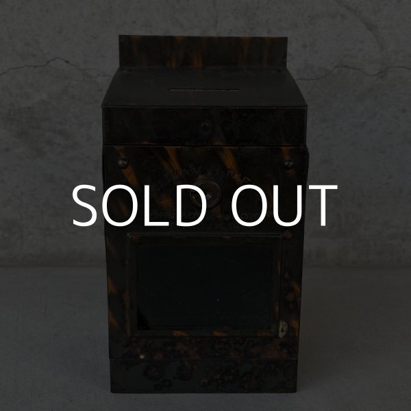 画像2: VINTAGE ANTIQUE WILLIAM.H.DIETZ COINBANK JAPANNED ヴィンテージ アンティーク コインバンク ジャパンド ジャパンカラー アメリカ / コレクタブル 貯金箱 オブジェ USA (2)