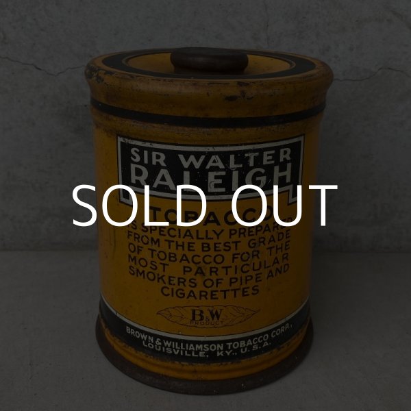 画像2: VINTAGE ANTIQUE SIR WALTER RALEIGH TOBACCO TIN CAN ヴィンテージ アンティーク 煙草 ティン 缶 アメリカ / アドバタイジング たばこ入れ 小物入れ 収納 雑貨 黄色 USA  (2)