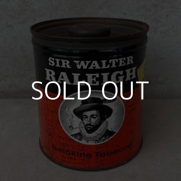 画像2: VINTAGE ANTIQUE SIR WALTER RALEIGH TOBACCO TIN CAN ヴィンテージ アンティーク 煙草 ティン 缶 アメリカ / アドバタイジング  たばこ入れ 小物入れ 収納 雑貨 USA  (2)
