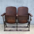 画像4: VINTAGE ANTIQUE THEATER CHAIR ヴィンテージ アンティーク シアターチェア アメリカ / 椅子 シアターベンチ 家具 木製 映画館 2連 店舗 什器 USA (4)