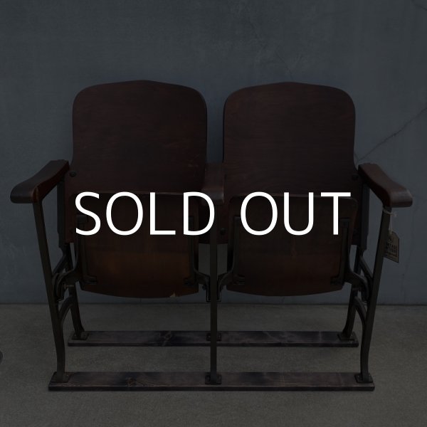 画像4: VINTAGE ANTIQUE THEATER CHAIR ヴィンテージ アンティーク シアターチェア アメリカ / 椅子 シアターベンチ 家具 木製 映画館 2連 店舗 什器 USA (4)