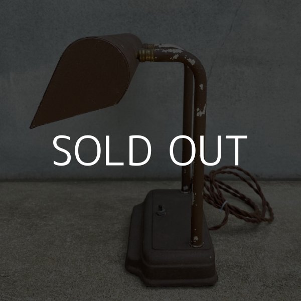 画像4: VINTAGE ANTIQUE DESKLAMP STANDLAMP ヴィンテージ アンティーク デスクライト スタンドライト 卓上ライト アメリカ / インダストリアル 照明 蛍光灯 工業用 USA  (4)