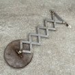 画像2: VINTAGE ANTIQUE SHAVING MIRROR SCISSOR ARM ヴィンテージ アンティーク シェービングミラー シザーアーム 鏡 壁付けミラー アメリカ / 壁掛け ディスプレイ USA (2)