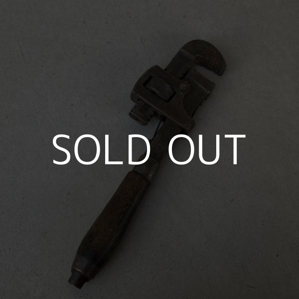 画像2: VINTAGE ANTIQUE PIPE WRENCH ヴィンテージ アンティーク パイプレンチ アメリカ / インダストリアル ガレージ ツール 工具 道具 USA (2)