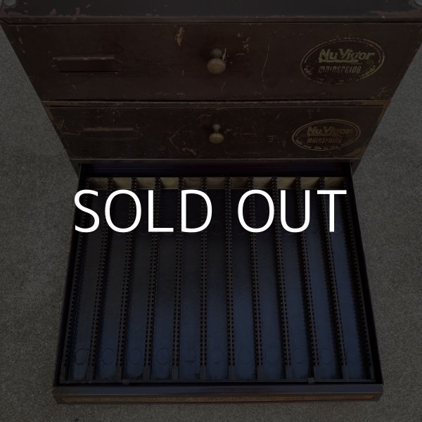 画像10: VINTAGE ANTIQUE NU VIGOR WATCHMAKER'S ヴィンテージ アンティーク キャビネット 棚 アメリカ / ツールボックス パーツボックス 時計パーツ 収納 鉄 (10)