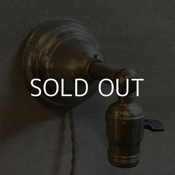 画像2: VINTAGE ANTIQUE LAMP LIGHT WALL LAMP CIRCLE F ヴィンテージ アンティーク ライト ウォールランプ ブラケットランプ 照明 アメリカ / 壁付けランプ ニッケル 店舗什器 USA  (2)