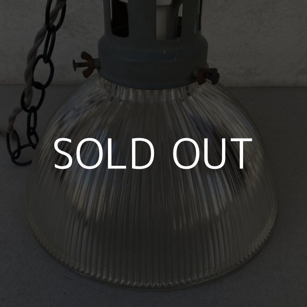 画像2: VINTAGE ANTIQUE HOLOPHANE 6515 ヴィンテージ アンティーク ホロフェーン 吊り下げライト アメリカ / インダストリアル ランプ ペンダントライト ガラスシェード 天井照明 店舗什器 USA  (2)