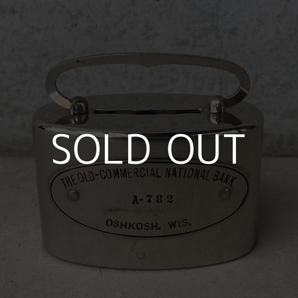 画像2: VINTAGE ANTIQUE COIN BANK OSHKOSH ヴィンテージ アンティーク オシュコシュ コインバンク 貯金箱 アメリカ / コレクタブル オブジェ インテリア ノベルティー 銀行 USA (2) (2)