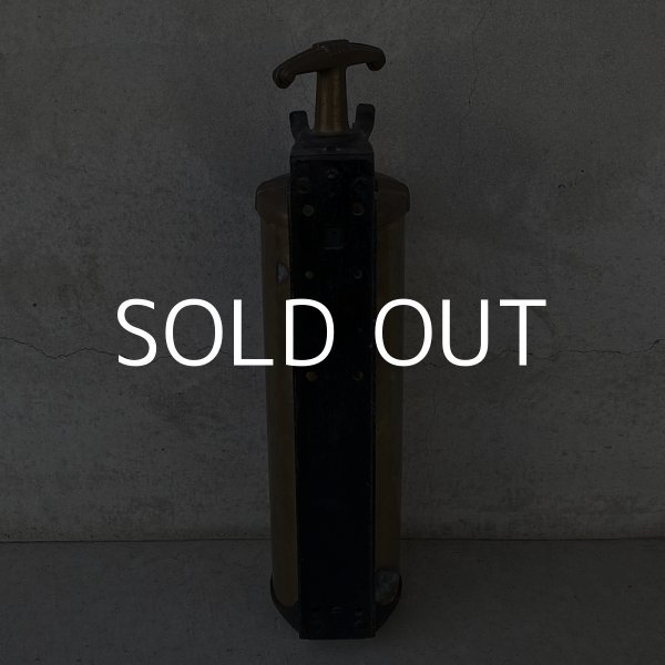 画像2: VINTAGE ANTIQUE FIRE EXTINGUISHER THE GENERAL DETROIT CO. ヴィンテージ アンティーク 消火器 / インダストリアル 壁掛け ディスプレイ アメリカ (2)