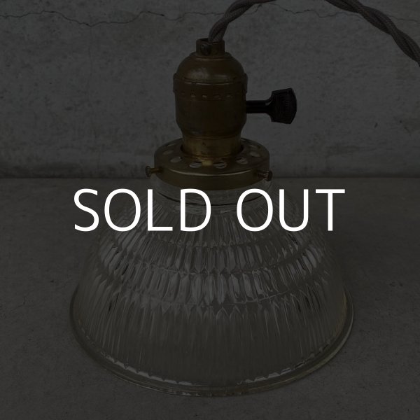 画像2: VINTAGE ANTIQUE LIGHT ヴィンテージ アンティーク 吊り下げライト アメリカ / ライト ペンダントライト ガラスシェード 天井照明 CIRCLE F USA  (2)