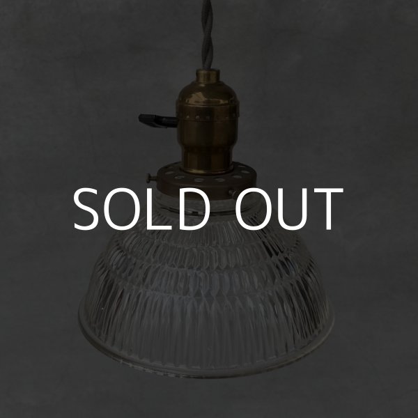 画像2: VINTAGE ANTIQUE LIGHT ヴィンテージ アンティーク 吊り下げライト アメリカ / ライト ペンダントライト ガラスシェード 天井照明 LEVITON USA  (2)