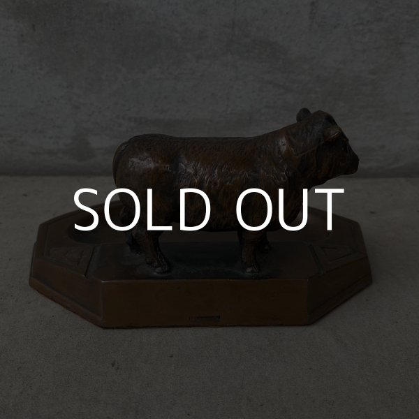 画像2: VINTAGE ANTIQUE CHICAGO  COINTRAY PFAELZER BROTHERS ヴィンテージ アンティーク コイントレー / アメリカ コレクタブル アドバタイジング オブジェ 小物入れ 灰皿 牛 置物 USA (2)