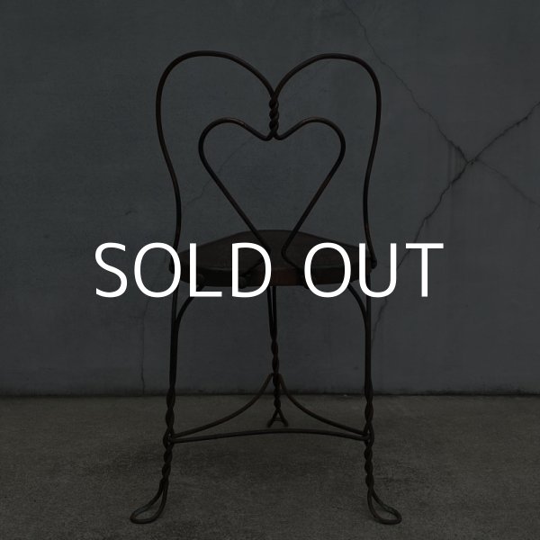 画像2: VINTAGE ANTIQUE ICE CREAM PARLOR CHAIR JAPANNED ヴィンテージ アンティーク アイスクリームパーラーチェア 椅子 アメリカ / インダストリアル ジャパンド ジャパンカラー  アイアン 木製 家具 店舗 什器 USA (2)