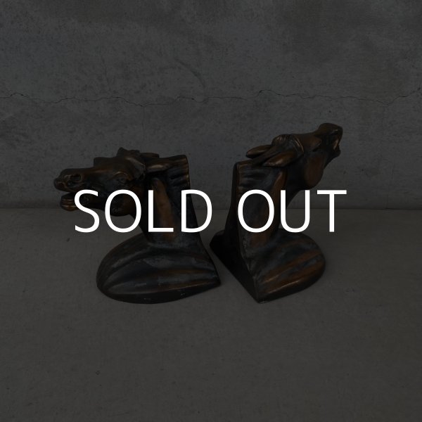 画像1: VINTAGE ANTIQUE BOOKENDS JAPANNED HORSE ヴィンテージ アンティーク ブックエンド ブックスタンド ジャパンフィニッシュ ジャパンカラー 本立て 馬 / コレクタブル オブジェ ディスプレイ ジャパンド 置物 動物 アメリカ (1)