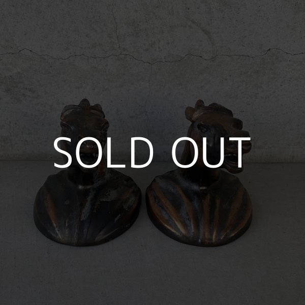 画像2: VINTAGE ANTIQUE BOOKENDS JAPANNED HORSE ヴィンテージ アンティーク ブックエンド ブックスタンド ジャパンフィニッシュ ジャパンカラー 本立て 馬 / コレクタブル オブジェ ディスプレイ ジャパンド 置物 動物 アメリカ (2)