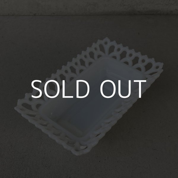 画像8: VINTAGE ANTIQUE WESTMORELAND MILK GLASS CAT ヴィンテージ アンティーク 猫 小物入れ / コレクタブル オブジェ ディスプレイ インテリア ミルクガラス 容器 雑貨 アメリカ (8)