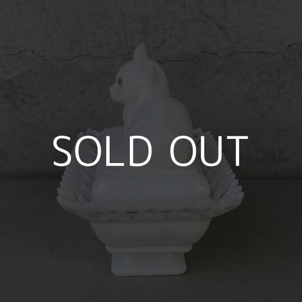 画像5: VINTAGE ANTIQUE WESTMORELAND MILK GLASS CAT ヴィンテージ アンティーク 猫 小物入れ / コレクタブル オブジェ ディスプレイ インテリア ミルクガラス 容器 雑貨 アメリカ (5)