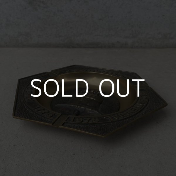 画像3: VINTAGE ANTIQUE LIBERTY BELL ASHTRAY ヴィンテージ アンティーク リバティーベル 自由の鐘 貯金箱 / コレクタブル オブジェ アメリカ独立記念 雑貨 小物 アメリカ (3)