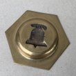 画像2: VINTAGE ANTIQUE LIBERTY BELL ASHTRAY ヴィンテージ アンティーク リバティーベル 自由の鐘 貯金箱 / コレクタブル オブジェ アメリカ独立記念 雑貨 小物 アメリカ (2)