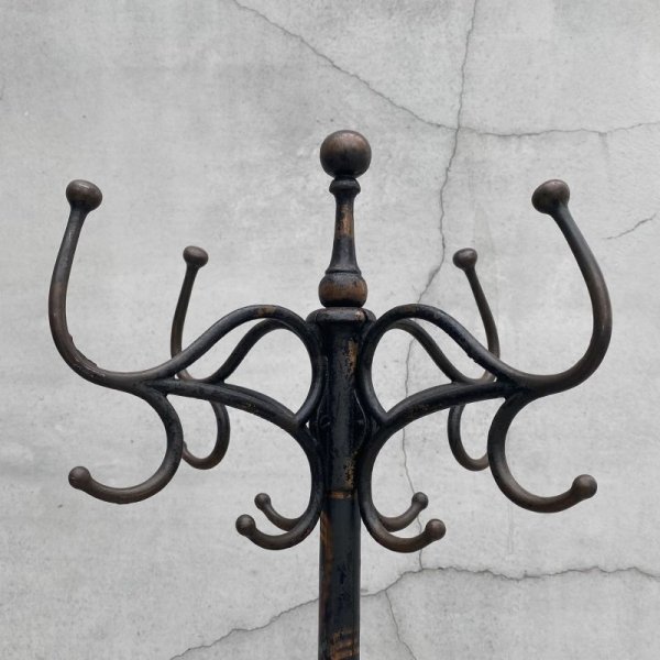 画像3: VINTAGE ANTIQUE COAT RACK JAPANNED JAPANNEDFINISH ヴィンテージ アンティーク コートラック ジャパンカラー ハンガーラック / ジャパンド ジャパンフィニッシュ 家具 店舗 什器 アメリカ (3)