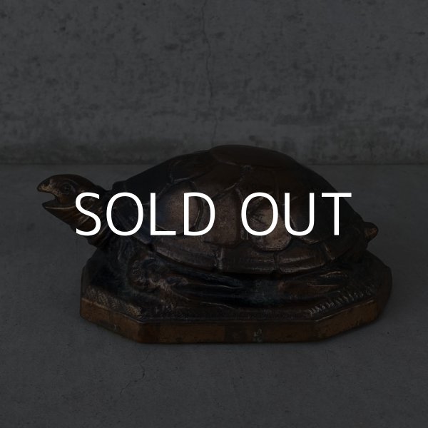 画像5: VINTAGE ANTIQUE TURTLE JAPANNED  ヴィンテージ アンティーク 亀 ジャパンフィニッシュ ジャパンカラー オブジェ / コレクタブル オブジェ ディスプレイ ジャパンド 置物 アメリカ (5)