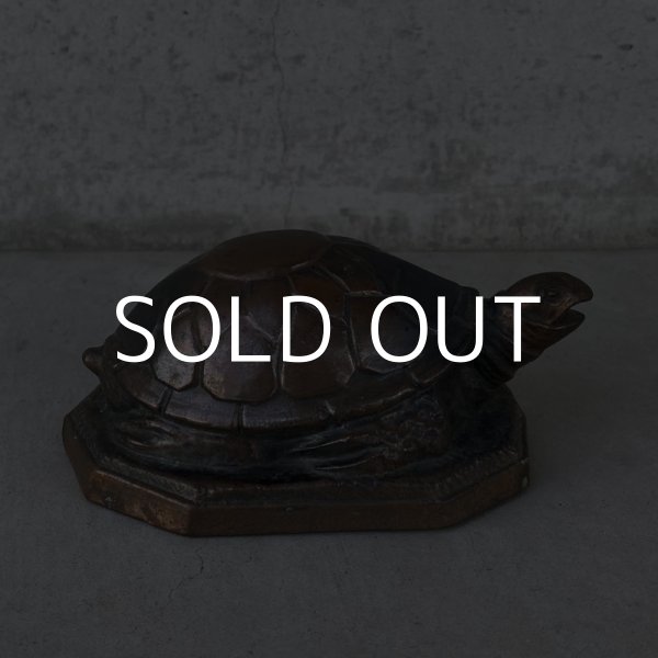 画像4: VINTAGE ANTIQUE TURTLE JAPANNED  ヴィンテージ アンティーク 亀 ジャパンフィニッシュ ジャパンカラー オブジェ / コレクタブル オブジェ ディスプレイ ジャパンド 置物 アメリカ (4)