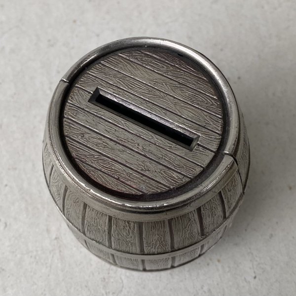 画像5: VINTAGE ANTIQUE PIGGY BANK BARREL ヴィンテージ アンティーク コインバンク 貯金箱 / コレクタブル オブジェ アドバタイジング 樽型 銀行 雑貨 アメリカ (5)