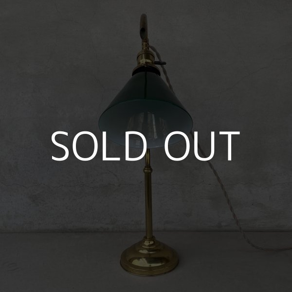 画像2: VINTAGE ANTIQUE FARIES C ARM CARVED ARM DESK LAMP ヴィンテージ アンティーク フェアリーズ C型 カーブアーム デスクランプ スタンドライト / ランプ インダストリアル HUBBELL コレクタブル 照明 店舗什器 アメリカ USA  (2)