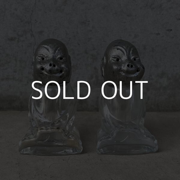 画像1: VINTAGE ANTIQUE BILLIKEN SALT AND PEPPER SHAKERS ヴィンテージ アンティーク ビリケン ソルト＆ペッパー 塩胡椒入れ / コレクタブル ガラス オブジェ アメリカ (1)