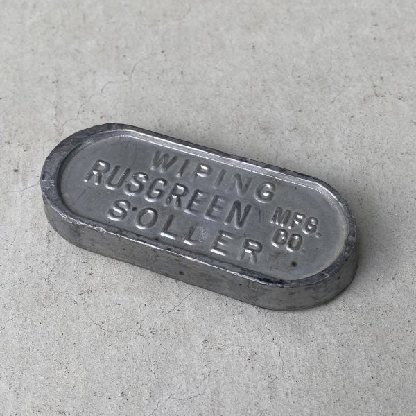 画像1: VINTAGE ANTIQUE WIPING SOLDER RUSGREEN MFG.CO ヴィンテー ジアンティーク ワイプハンダ / コレクタブル インテリア インダストリアル ペーパーウェイト 重り 雑貨 店舗備品 アメリカ (1)