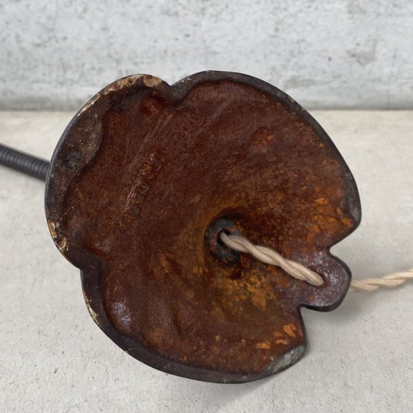 画像9: VINTAGE ANTIQUE DESKLAMP JAPANNED HUBBELL GE ヴィンテージ アンティーク デスクランプ スタンドライト ジャパンド ジャパンカラー 卓上ライト 照明 / ミルクガラスシェード グースネック コレクタブル 店舗什器 アメリカ (9)