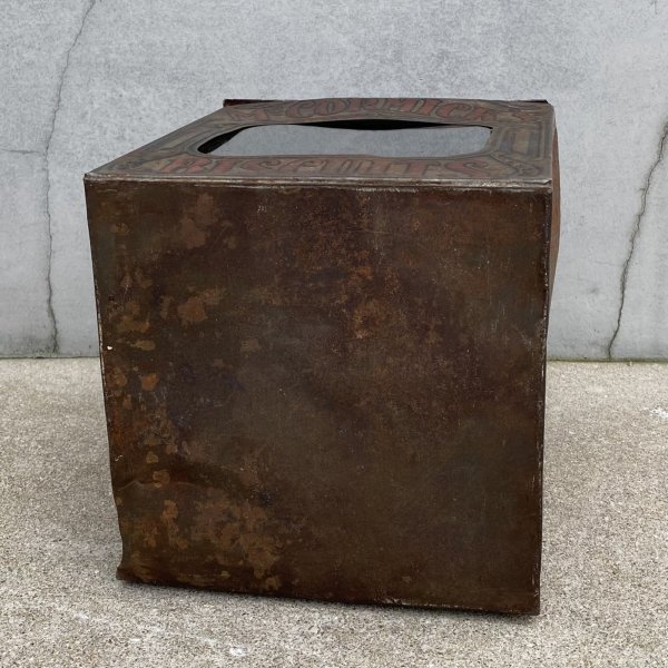 画像7: VINTAGE ANTIQUE MCCORMICK'S BISCUITTIN CAN ヴィンテージ アンティーク マコーミック ティン 缶 / ボックス アドバタイジング ディスプレイ ブリキ 小物入れ 収納 箱 企業物 店舗什器 アメリカ (7)