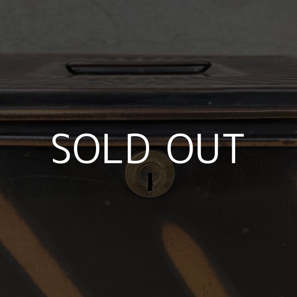 画像12: VINTAGE ANTIQUE JAPANNED BOX ヴィンテージ アンティーク ジャパンド ジャパンカラー ボックス / コレクタブル キャッシュボックス 金庫 ケース 箱 アメリカ (12)