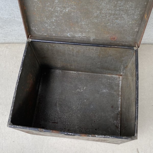 画像8: VINTAGE ANTIQUE LOOSE WILES BICUIT CO. TIN CAN ヴィンテージ アンティーク ビスケット ティン 缶  箱 ボックス / アドバタイジング  ブリキ 小物入れ 収納 雑貨 企業物 アメリカ (8)