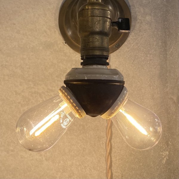 画像8: VINTAGE ANTIQUE BENJAMIN SOCKET ヴィンテージ アンティーク ベンジャミンソケット / ランプ ライト 2灯 コレクタブル 照明 店舗什器 アメリカ USA (4) (8)