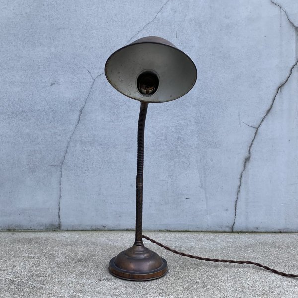 画像2: VINTAGE ANTIQUE FARIES DESK LAMP  STAND LIGHT ヴィンテージ アンティーク フェアリーズ デスクランプ デスクライト スタンドライト 卓上ライト 照明 / コレクタブル グースネック テーブルランプ 店舗什器 アメリカ (2)