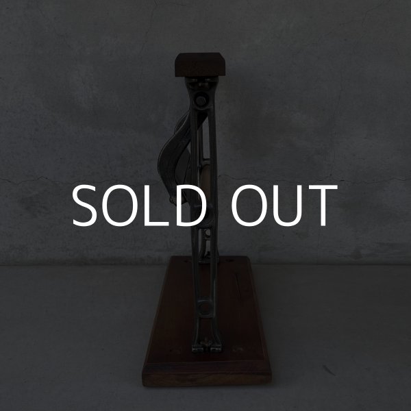 画像4: VINTAGE ANTIQUE PAPER CUTTER PAPER HOLDER ヴィンテージ アンティーク ペーパーカッター ペーパーホルダー ラッピングペーパーホルダー / ロールペーパー 店舗什器 アメリカ (4)