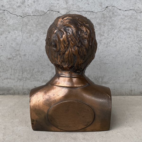 画像2: VINTAGE ANTIQUE ABRAHAM LINCOLN COIN BANK BANTHRICO ヴィンテージ アンティーク  エイブラハム リンカーン コインバンク 貯金箱  オブジェ / コレクタブル  ディスプレイ 大統領 胸像 置物 アメリカ (2)