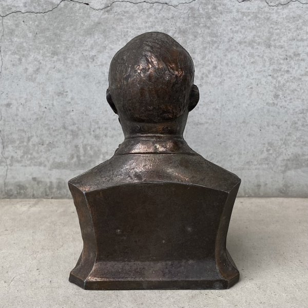 画像2: VINTAGE ANTIQUE FRANKLIN D. ROOSEVELT COIN BANK ヴィンテージ アンティーク ルーズベルト コインバンク 貯金箱 オブジェ / コレクタブル ディスプレイ 大統領 胸像 置物 アメリカ (2)