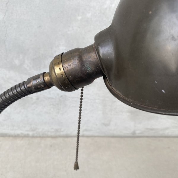 画像9: VINTAGE ANTIQUE DESKLAMP LEVITON ヴィンテージ アンティーク デスクランプ スタンドライト 卓上ライト 照明 / グースネック インダストリアル アイアン 鉄 店舗什器 アメリカ (9)